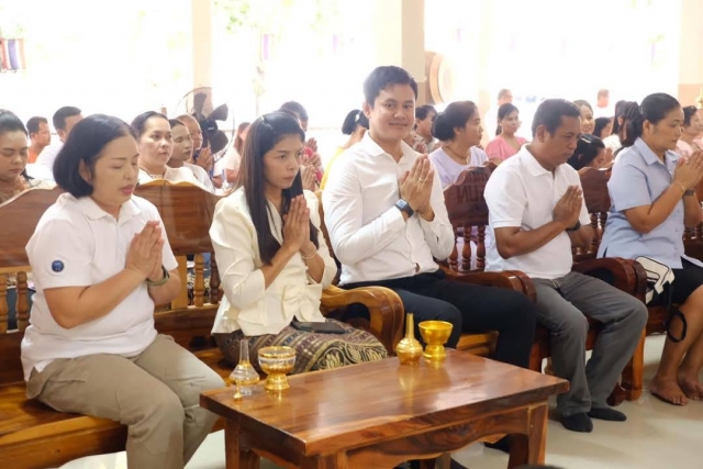 โครงการปลูกฝังค่านิยมวิถีพุทธ "ผู้ว่าพาเข้าวัด ปฏิบัติบูชาตามรอยพระสัมมาฯ สู่นครบวรสุข"